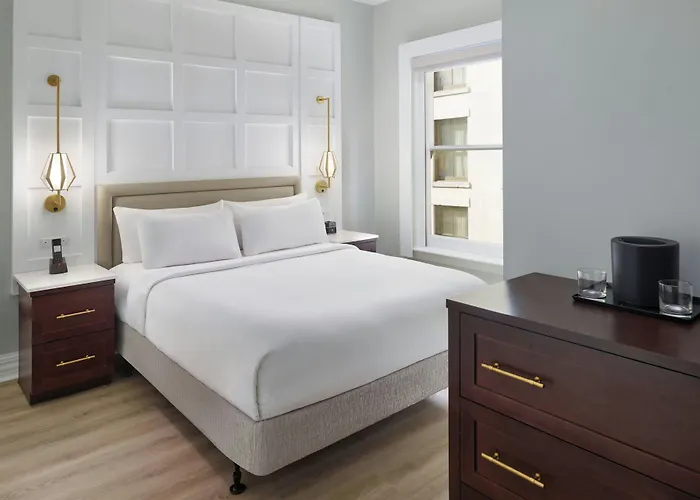 Courtyard By Marriott New Orleans French Quarter/Iberville